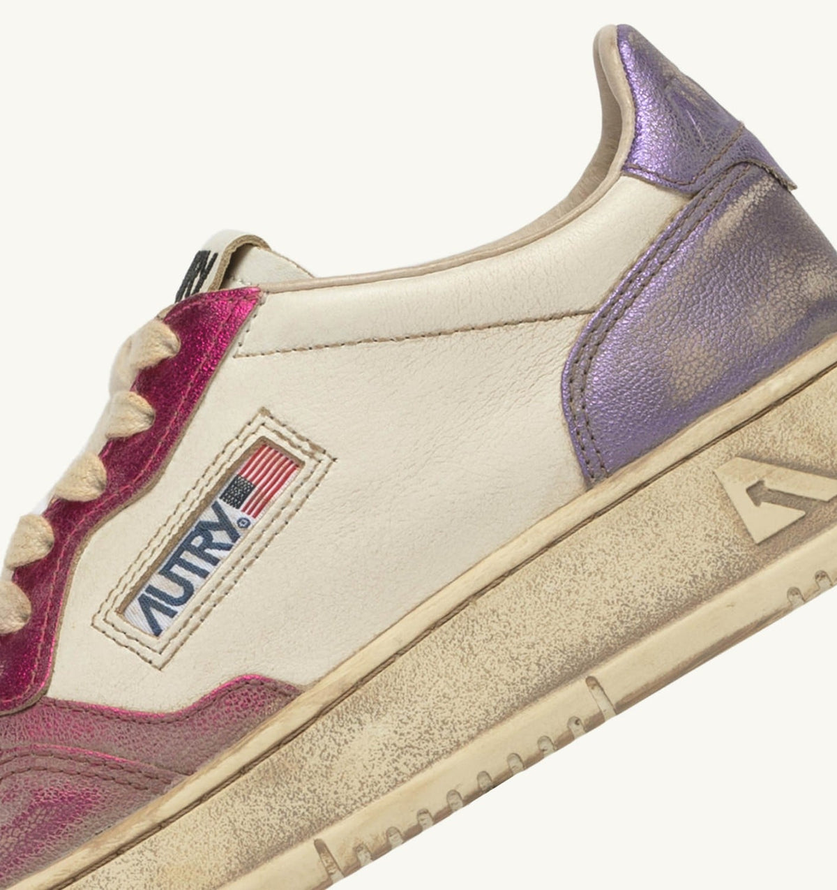 AUTRY Woman MEDALIST LOW SNEAKERS SUPER VINTAGE IN WHITE FUCHSIA AND VIOLET LEATHER