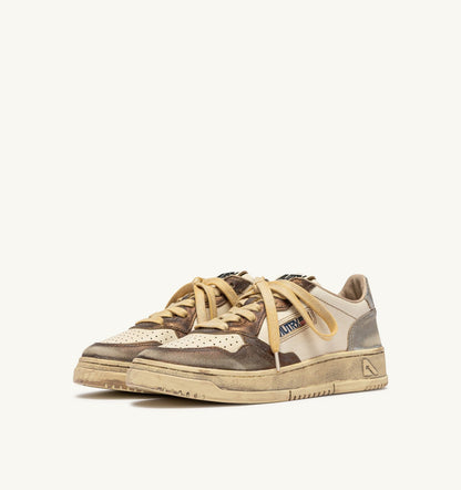 AUTRY Woman MEDALIST LOW SUPER VINTAGE SNEAKERS IN CHOCOLATE AND SILVER LEATHER
