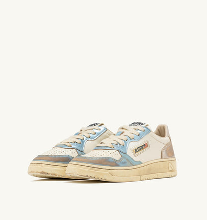 AUTRY Woman MEDALIST LOW SUPER VINTAGE SNEAKERS IN SILVER AND BLUE LEATHER