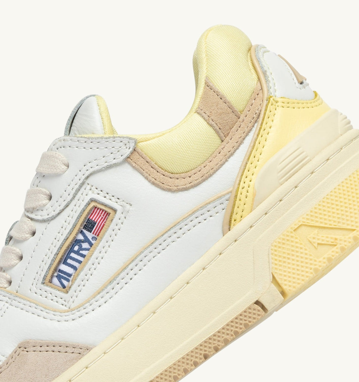 AUTRY Woman SNEAKERS CLC LOW IN WHITE BOULDER AND LEMON MERINGUE LEATHER AND SUEDE