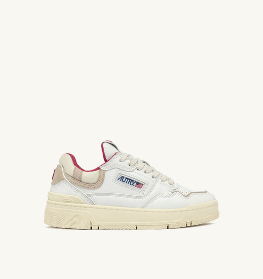AUTRY Woman CLC LOW SNEAKERS IN WHITE LEATHER AND SAND SUEDE