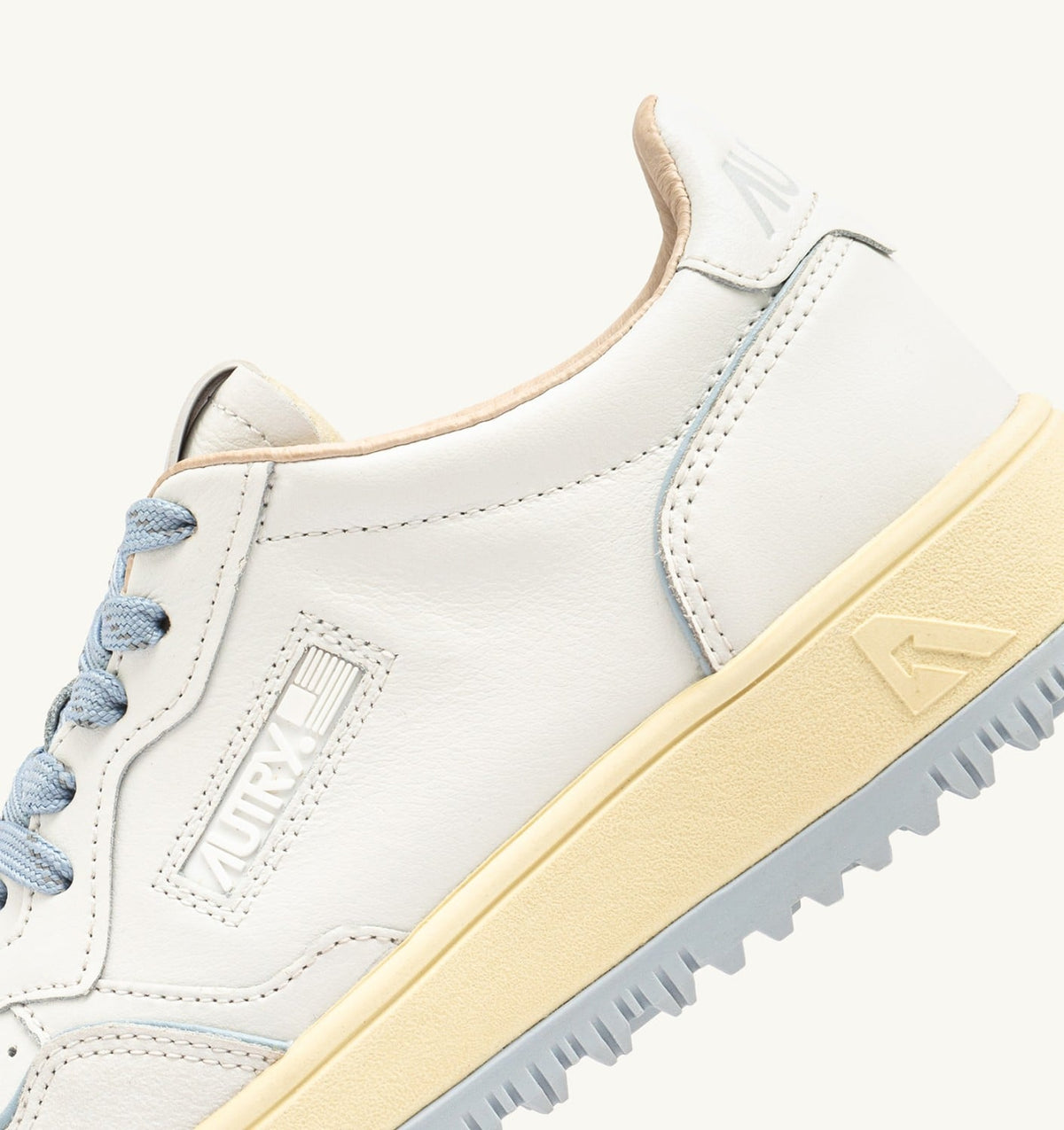 AUTRY Woman GOLF LOW SNEAKERS IN LEATHER COLOR WHITE AND PEARL BLUE
