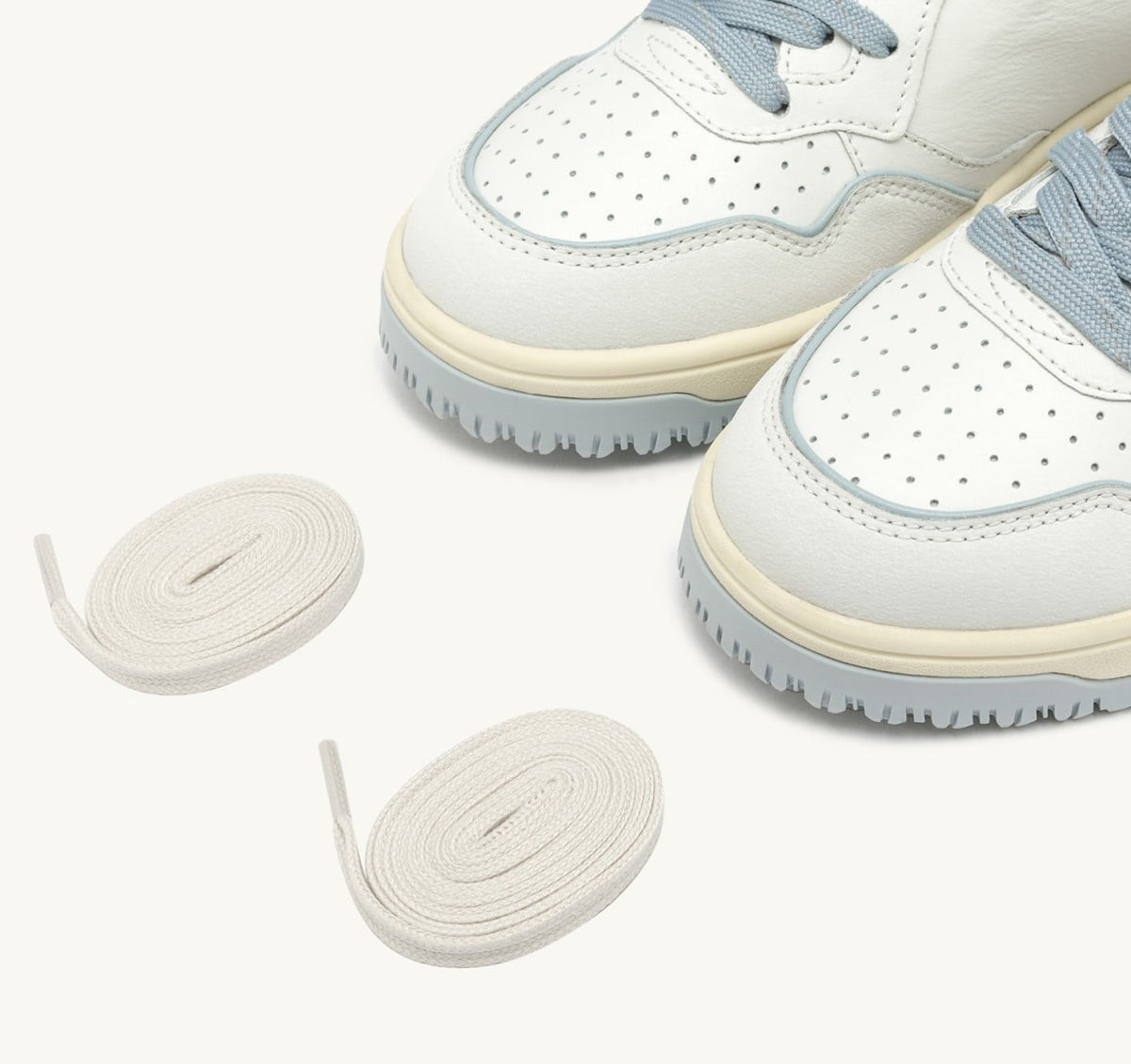 AUTRY Woman GOLF LOW SNEAKERS IN LEATHER COLOR WHITE AND PEARL BLUE