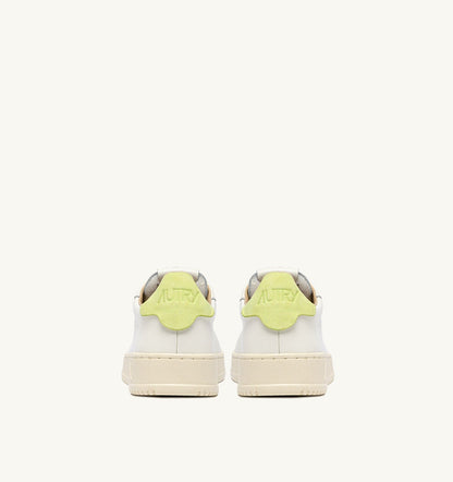 AUTRY Woman DALLAS LOW SNEAKERS IN DAIQUIRI GREEN AND MARSHMALLOW LEATHER