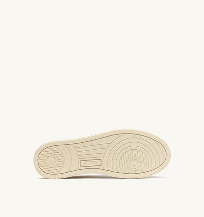 AUTRY Woman DALLAS LOW SNEAKERS IN DAIQUIRI GREEN AND MARSHMALLOW LEATHER