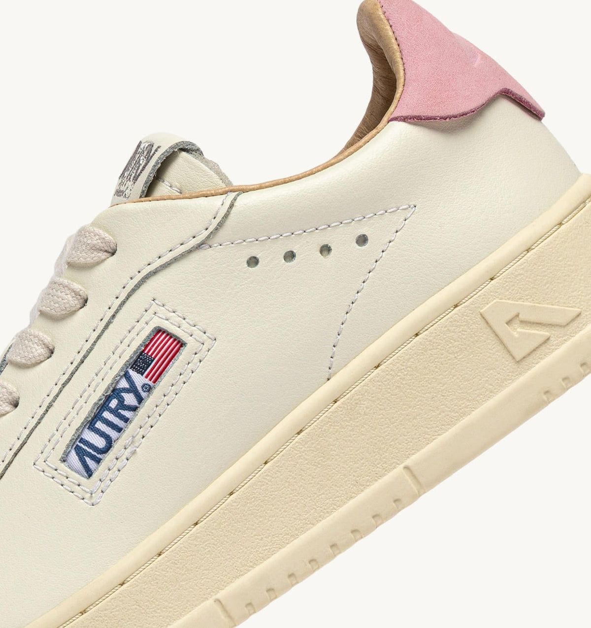 AUTRY Woman DALLAS LOW SNEAKERS IN MARSHMALLOW AND PINK DOLPHIN LEATHER