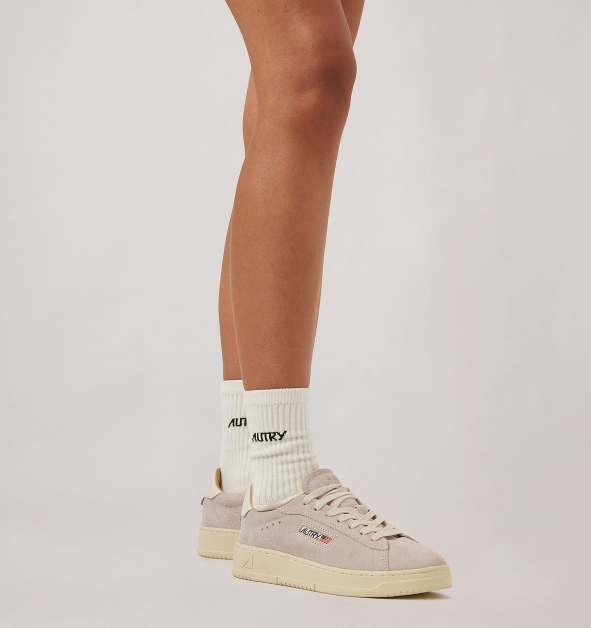 AUTRY Woman DALLAS LOW SNEAKERS IN WHITE SUEDE