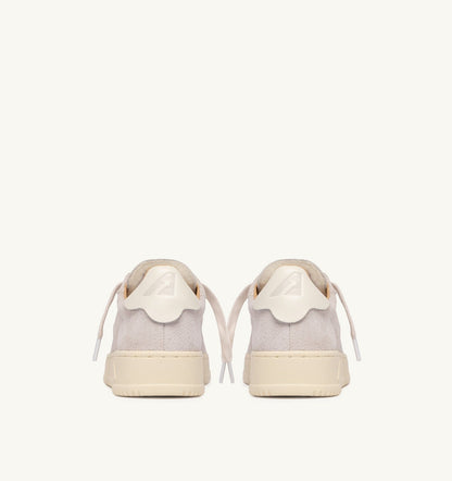 AUTRY Woman DALLAS LOW SNEAKERS IN WHITE SUEDE