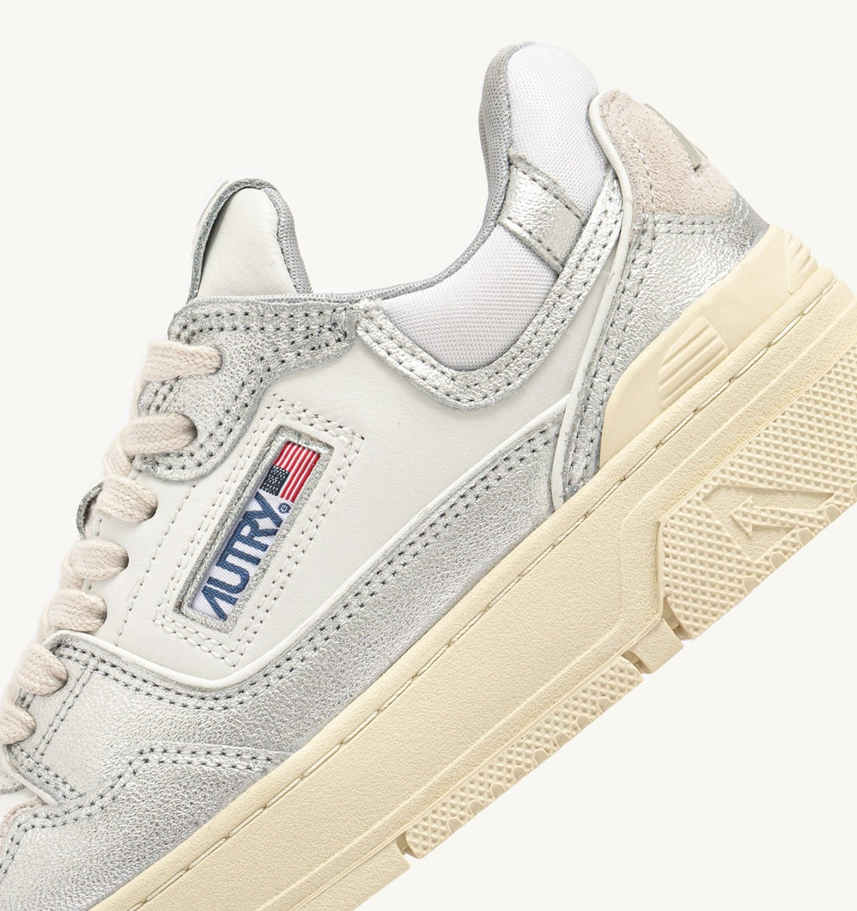 AUTRY Woman CLC LOW SNEAKERS IN SILVER-TONE LEATHER