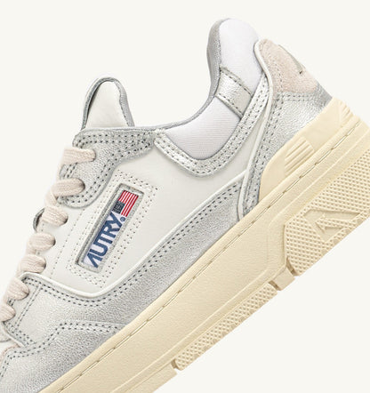 AUTRY Woman CLC LOW SNEAKERS IN SILVER-TONE LEATHER