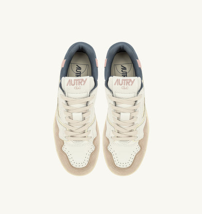 AUTRY Woman CLC LOW SNEAKERS IN WHITE AND PEACH WHIP LEATHER SUEDE