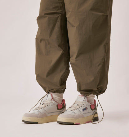 AUTRY Woman CLC LOW SNEAKERS IN WHITE AND GERANIUM LEATHER SUEDE