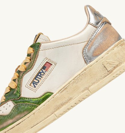 AUTRY Woman MEDALIST LOW SUPER VINTAGE SNEAKERS IN GUN AND GREEN LEATHER