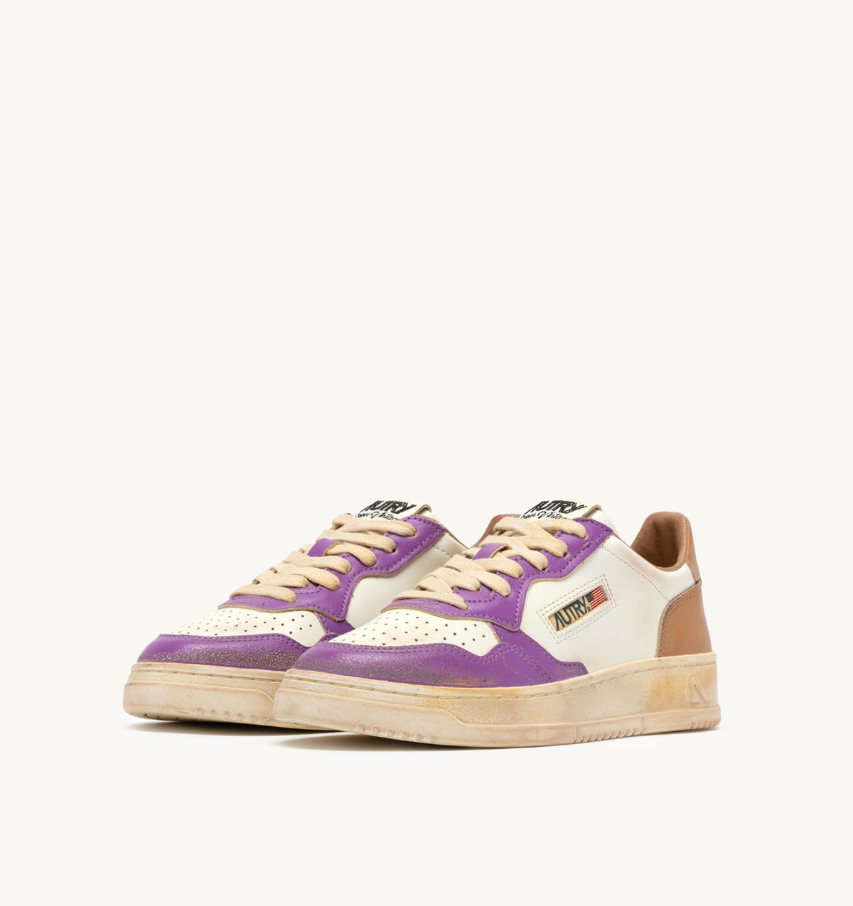 AUTRY Woman MEDALIST LOW SUPER VINTAGE SNEAKERS IN WHITE APPLE CINNAMON AND DEWBERRY LEATHER