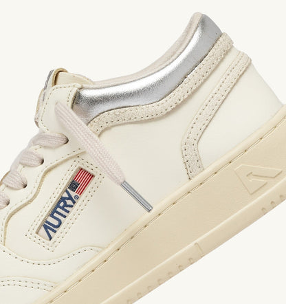 AUTRY Woman MED-WAY SNEAKERS IN LEATHER COLOR MARSHMALLOW AND SILVER