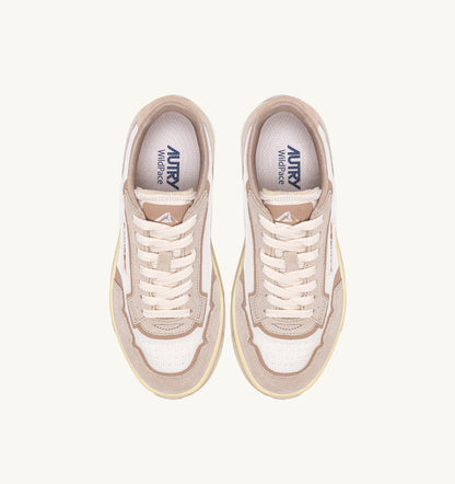 AUTRY Woman WILDPACE LOW SNEAKERS IN WHISPER WHITE AND SAND DRAGON MESH AND SUEDE