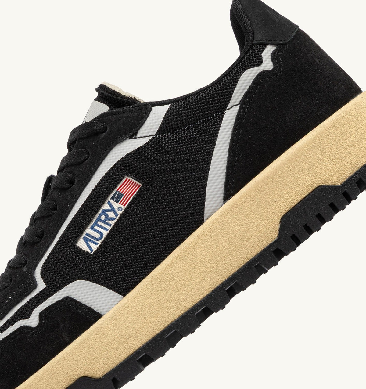 AUTRY Woman WILDPACE LOW SNEAKERS IN BLACK DRAGON MESH AND SUEDE
