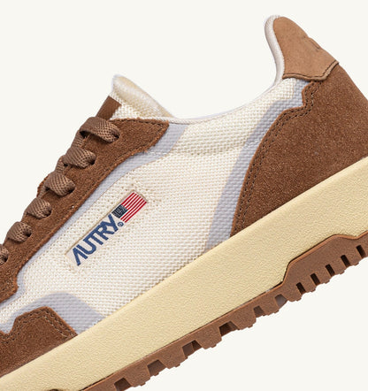 AUTRY Woman WILDPACE LOW SNEAKERS IN MESH AND SUEDE COLOR MARSHMALLOW AND CIGAR