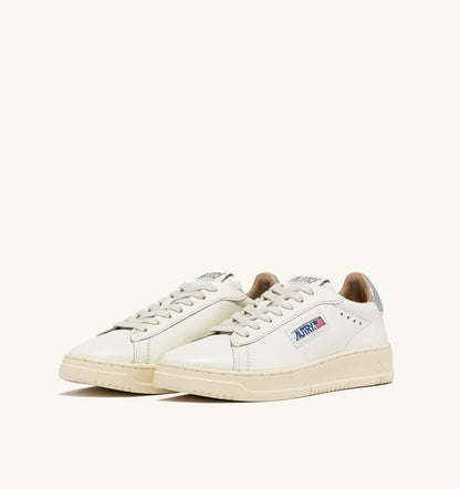 AUTRY Woman DALLAS LOW SNEAKERS IN WHITE AND SILVER LEATHER