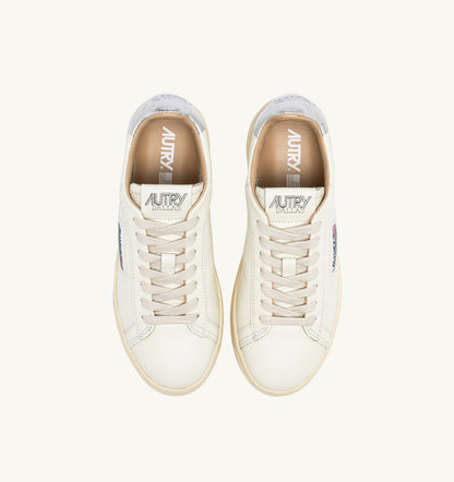AUTRY Woman DALLAS LOW SNEAKERS IN WHITE AND SILVER LEATHER